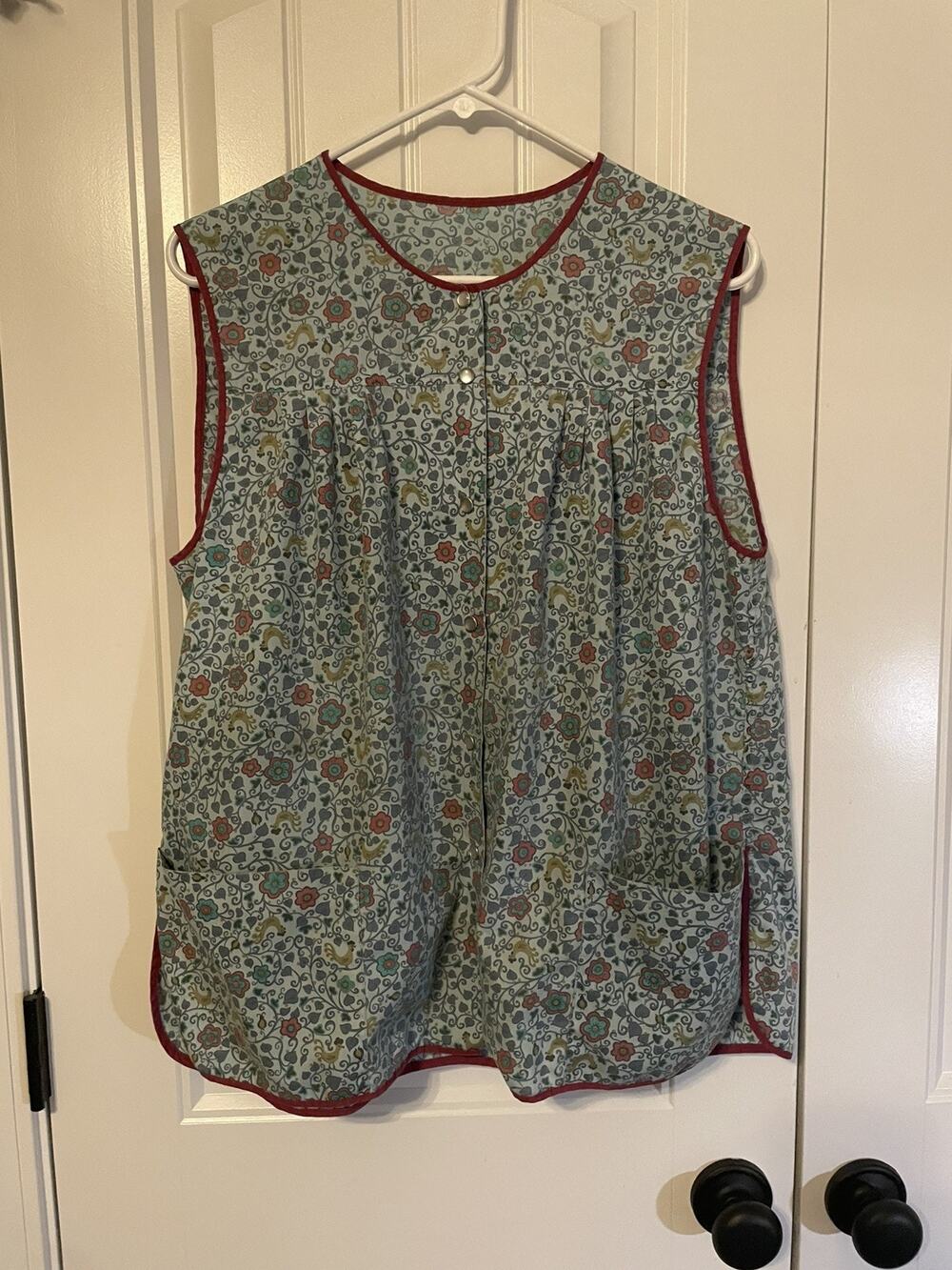 GRANDMA CORE:Vintage Blue w/ Roosters & Floral patterned Apron Smock Size S/M